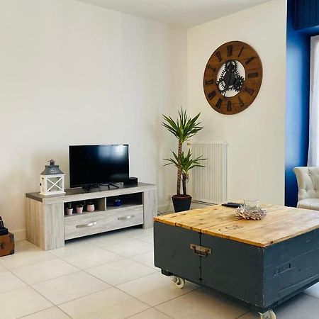 Superb Apartment 10 Min Walk From The Castle 엉부와스 외부 사진