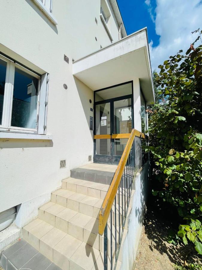 Superb Apartment 10 Min Walk From The Castle 엉부와스 외부 사진